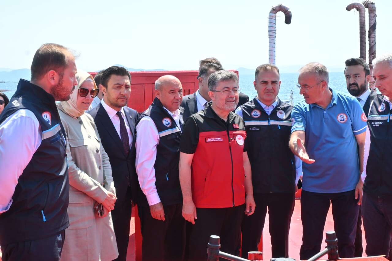Tarım ve Orman Bakanı İbrahim Yumaklı Muğla'da: Milas'ta Su Ürünleri Tesisini İnceledi 3